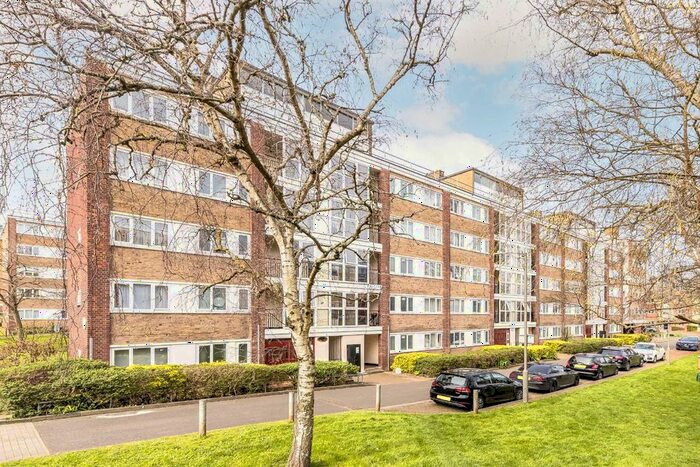 2 Bedroom Flat To Rent In Tildesley Road, London, SW15
