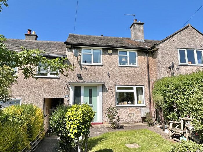 3 Bedroom Terraced House For Sale In Church Fold, Charlesworth, Glossop, SK13