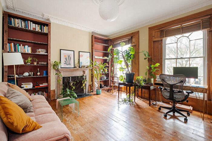 1 Bedroom Flat For Sale In Parkhurst Road, London, N7