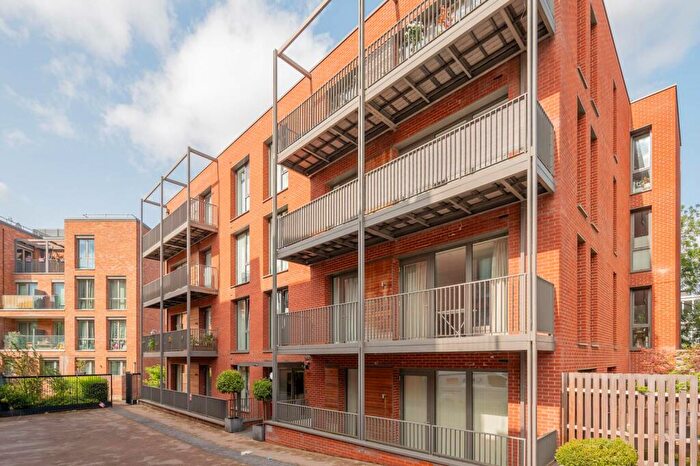 2 Bedroom Flat To Rent In Kidderpore Avenue, Hampstead, London, NW3