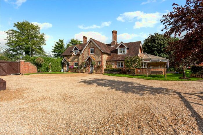 4 Bedroom Detached House For Sale In Steep Marsh, Petersfield, Hampshire, GU32