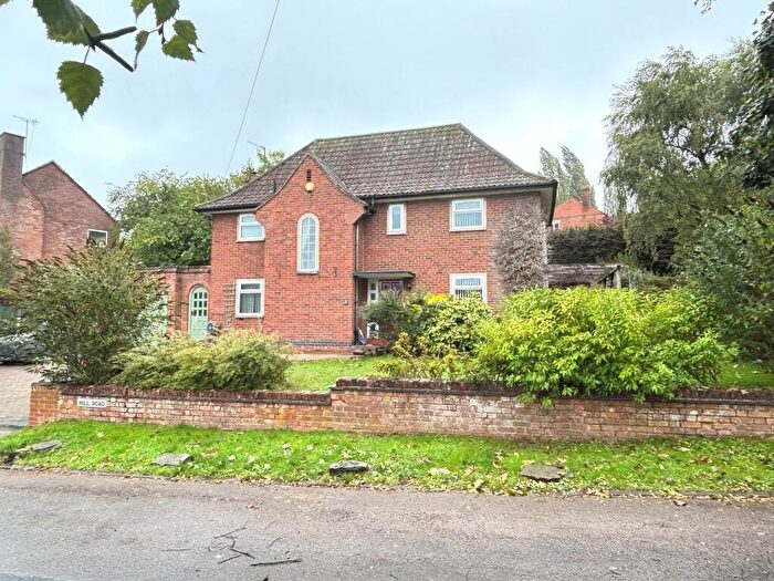 3 Bedroom Detached House For Sale In Hill Road, Gloucester, GL4