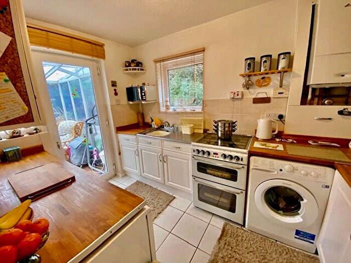 3 Bedroom End Of Terrace House For Sale In Newey Close, Birmingham, B45