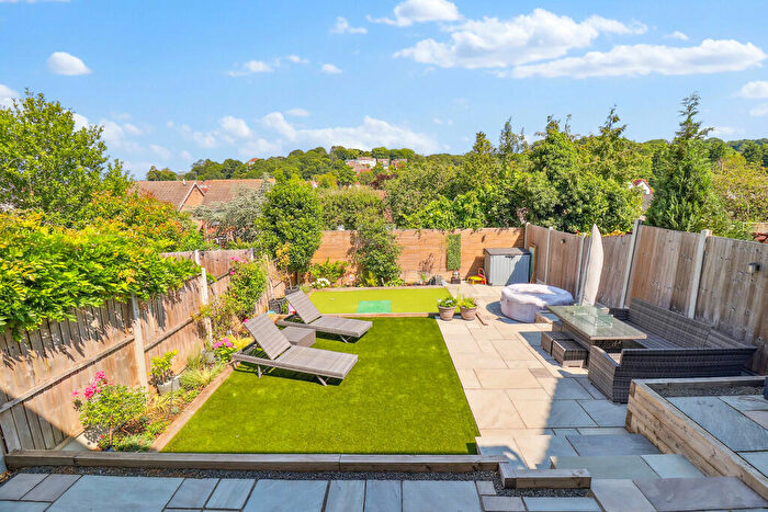 4 Bedroom Detached House For Sale In Glyders, South Benfleet, SS7