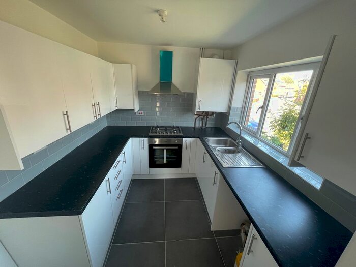 3 Bedroom End Of Terrace House To Rent In Temple Way, Oldbury, B69