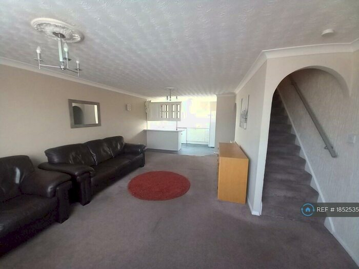 4 Bedroom Terraced House To Rent In Clarendon Gardens, Dartford, DA2