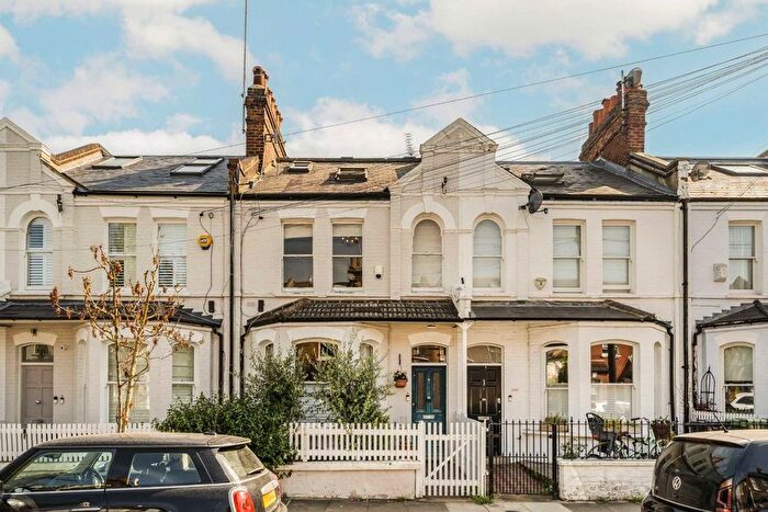 2 Bedroom Maisonette For Sale In Musard Road, West Kensington, W6