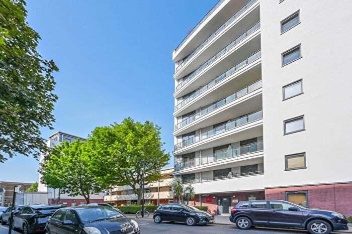 2 Bedroom Flat To Rent In Devonport Street, Shadwell, London, E1