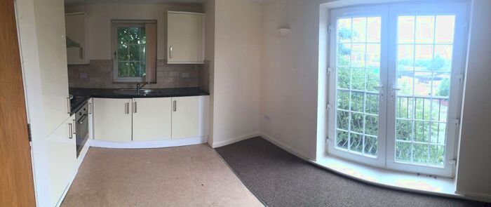 2 Bedroom Flat To Rent In Denmark Court, Wakefield, West Yorkshire WF1