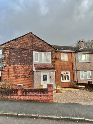 2 Bedroom Flat To Rent In Howe Circle, NP19