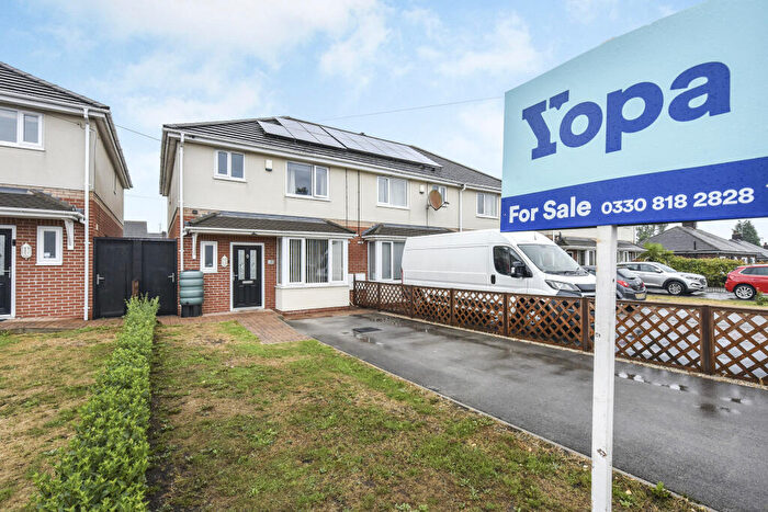 3 Bedroom End Of Terrace House For Sale In Barbers Crescent, Rotherham, S62