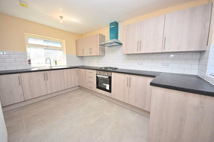 2 Bedroom Flat To Rent In Caledon Road, East Ham, E6
