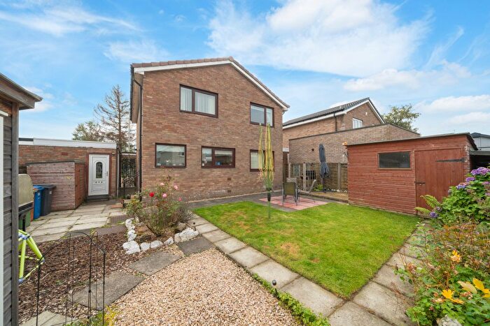 3 Bedroom Link Detached House For Sale In Boghead Road, Lenzie, G66