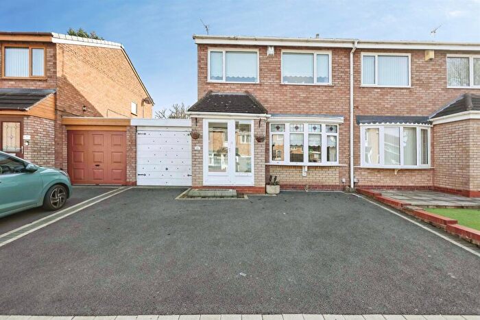 3 Bedroom Semi Detached House For Sale In Guildford Croft, Birmingham, B37