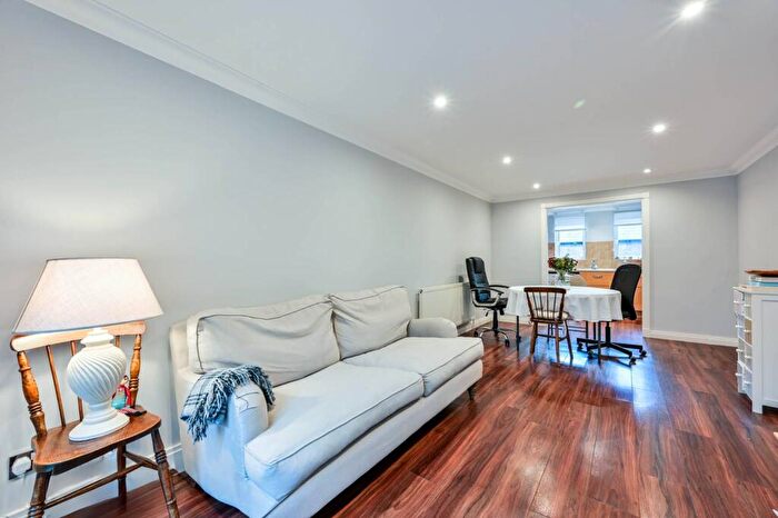 1 Bedroom Flat For Sale In Gateway House, Guildford, GU1