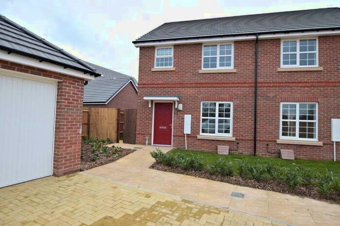 3 Bedroom Semi-Detached House To Rent In Shorthorn Close, Three Mile Cross, Reading, RG7