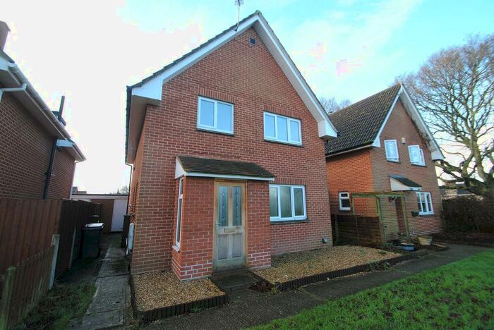 4 Bedroom House To Rent In Whitsbury Close, BH8