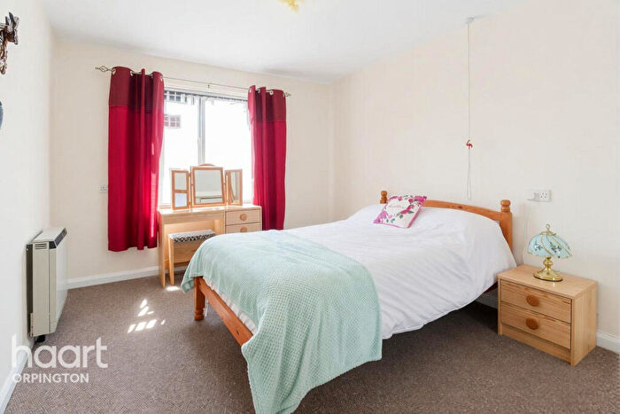 1 Bedroom Flat For Sale In Farnborough Common, Orpington, BR6