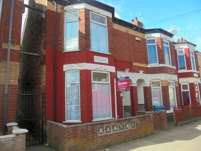 3 Bedroom End Of Terrace House To Rent In Summergangs Road, Hull, HU8