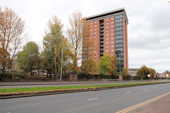 2 Bedroom Flat To Rent In George Court, Paisley, PA1