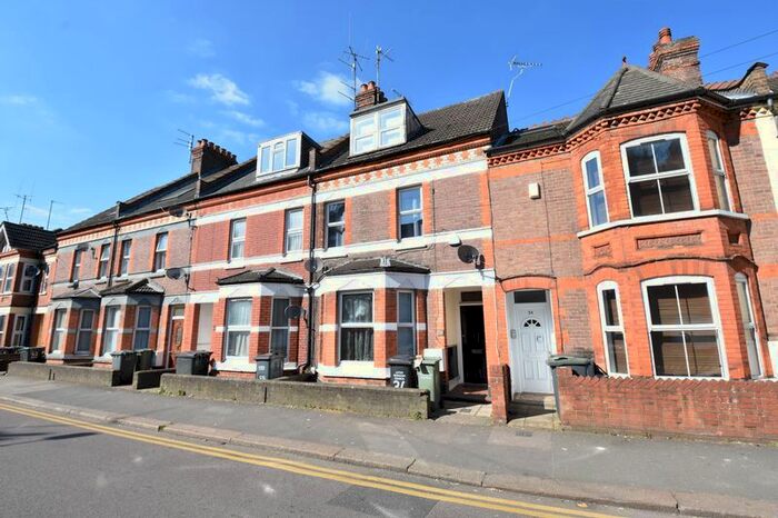 Studio To Rent In Ashburnham Road, Luton LU1