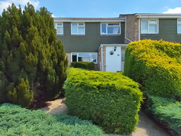 3 Bedroom Terraced House For Sale In Sagecroft Road, Thatcham, RG18
