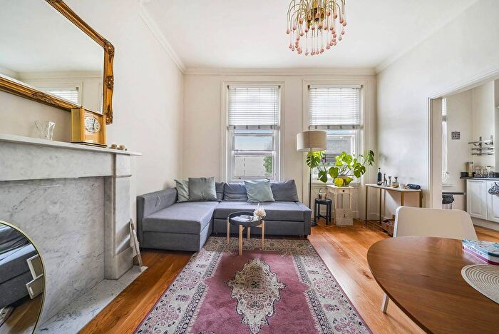 1 Bedroom Flat For Sale In Warwick Avenue, Little Venice, London, W9