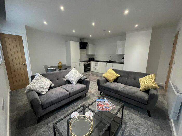 2 Bedroom Flat To Rent In Middleton Chambers, Lowgate, Hull, HU1