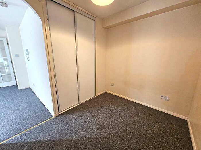 1 Bedroom Flat To Rent In Brindley Close, Wembley, HA0