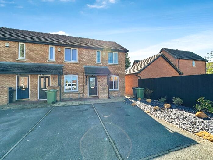 2 Bedroom End Of Terrace House To Rent In Suffield Close, Morley, Leeds, LS27