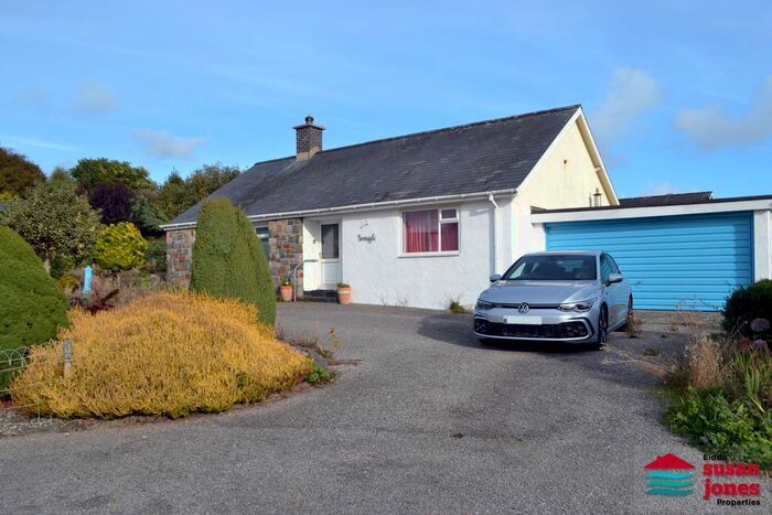 3 Bedroom Detached Bungalow For Sale In Lon Glenelen, Abererch, Pwllheli, LL53