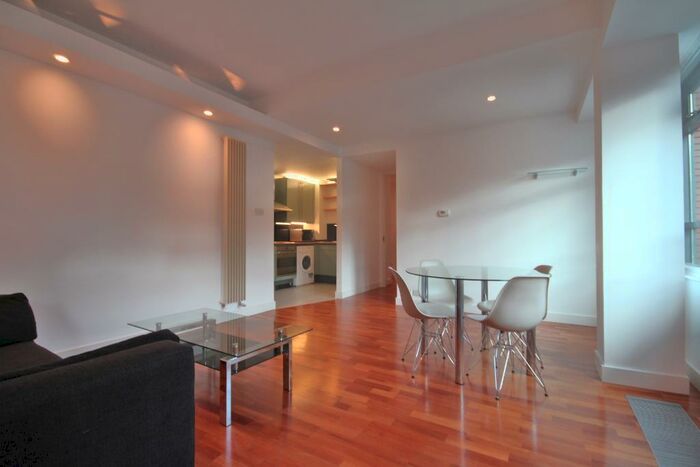 2 Bedroom Flat To Rent In City Road, Old Street, London, EC1Y