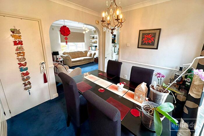 2 Bedroom Semi-detached House For Sale In Ferndene Way, Southampton, SO18