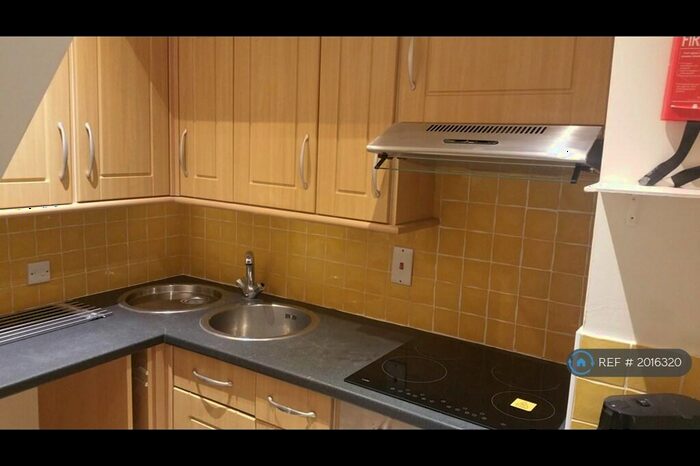 Studio To Rent In Belmont Road, Luton, LU1