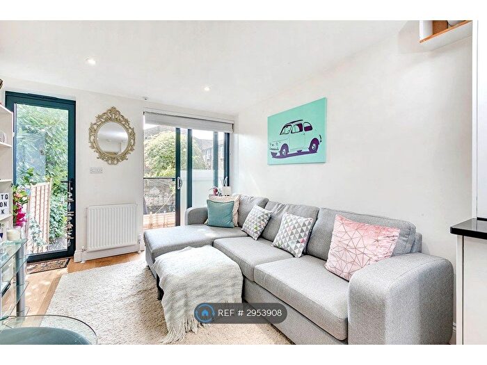 2 Bedroom Flat To Rent In Ongar Road, London, SW6