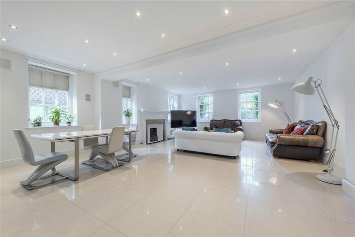 3 Bedroom Flat To Rent In Redington Gardens, Hampstead, NW3