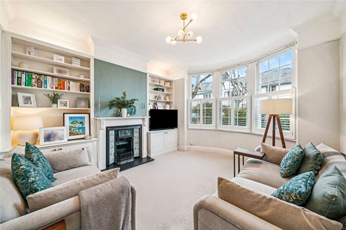 2 Bedroom Maisonette For Sale In Swaby Road, SW18