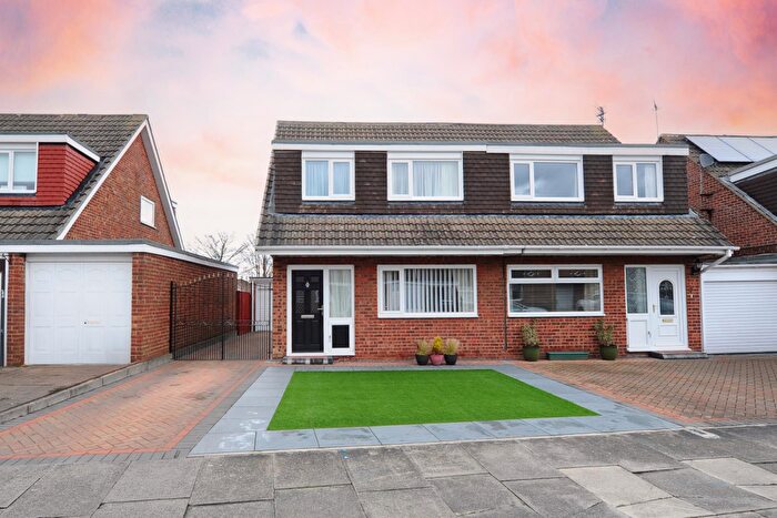 3 Bedroom Semi Detached House For Sale In Guillemot Close, Blyth, NE24