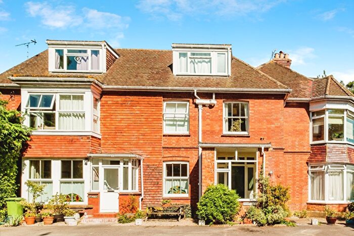 1 Bedroom Property For Sale In Kings Barn Villas, Steyning, West Sussex, BN44