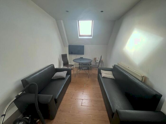 5 Bedroom Flat To Rent In Clarendon Road, Leeds, LS2