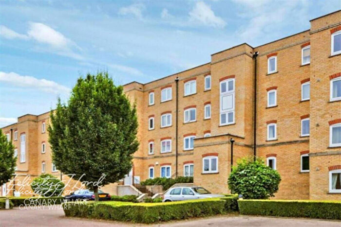 3 Bedroom Apartment To Rent In Seyssel Street, London, E14