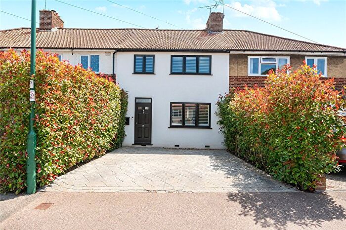 3 Bedroom Terraced House For Sale In Lennard Road, Dunton Green, Sevenoaks, Kent, TN13