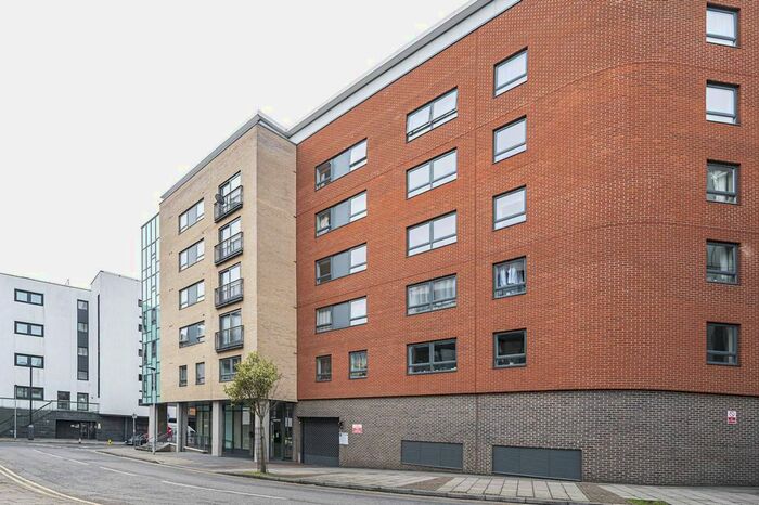 2 Bedroom Flat To Rent In Cam Road, Stratford, London, E15