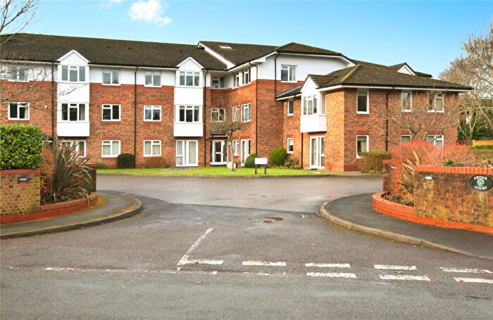 2 Bedroom Apartment For Sale In Cedar Court (Addlestone), Addlestone, KT15
