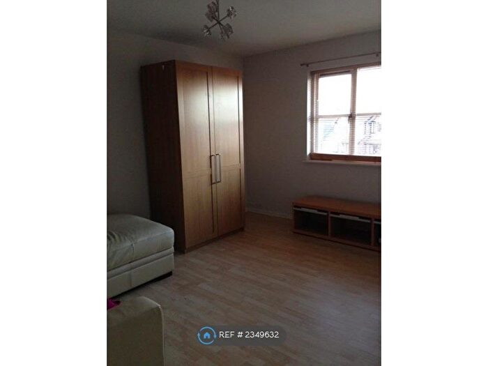 1 Bedroom Flat To Rent In Clifford Road, Grays, RM16
