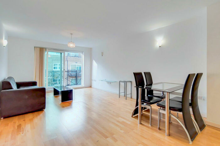 2 Bedroom Apartment To Rent In The Grainstore, Royal Victoria Dock, E16