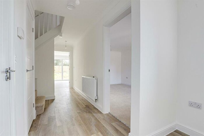 4 Bedroom Detached House For Sale In Meadow Croft Gardens, Hucknall, Nottinghamshire, NG15