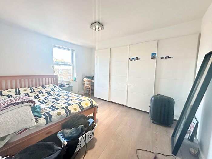 2 Bedroom Apartment To Rent In Amersham Road, New Cross, SE14