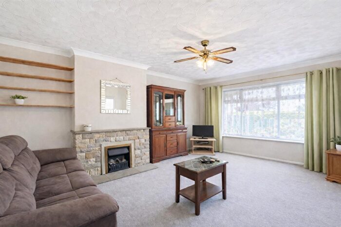 2 Bedroom Semi-Detached Bungalow For Sale In Swan Close, Aylsham, Norwich, NR11