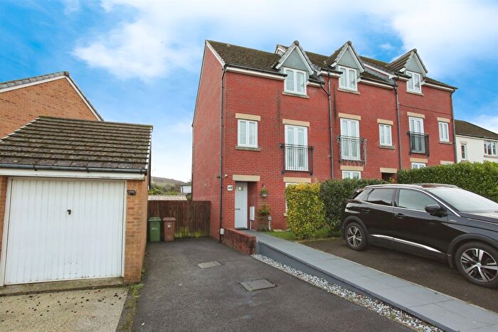 4 Bedroom Semi Detached House For Sale In Drum Tower View, Caerphilly, CF83